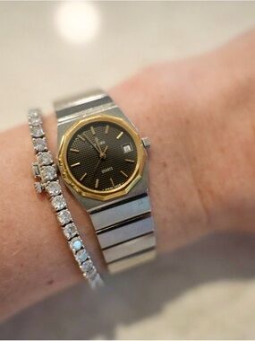 Vintage Ladies Concord Mariner SG watch 18k gold bezel accent